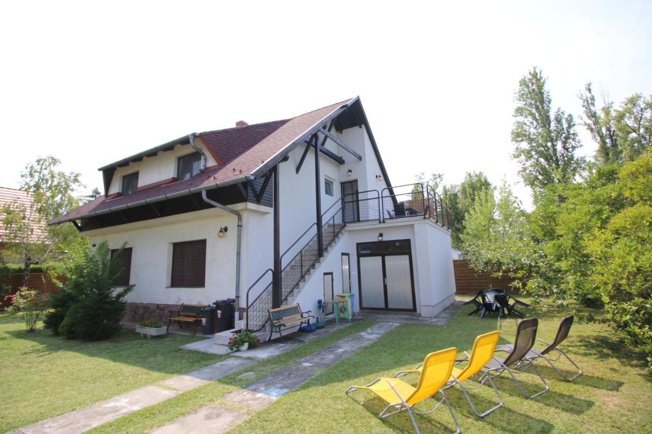 Villa Nefelejcs Zamárdi Exterior foto